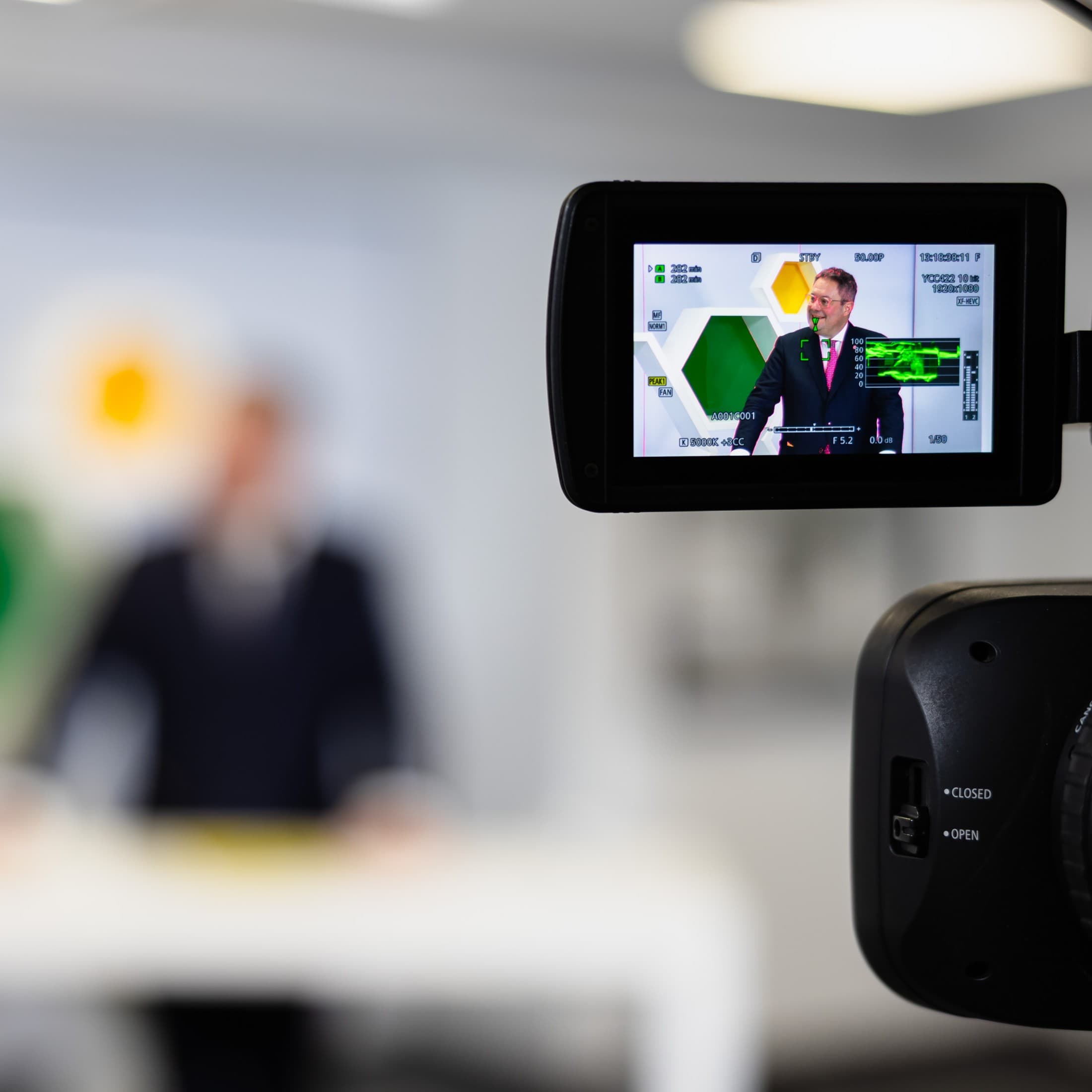 Über uns_Newsroom.jpg